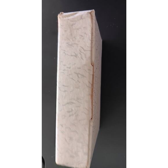 Vintage Andre Jewelry & Gifts Pottstown PA Cardboard Gift Box - Picture 4 of 10